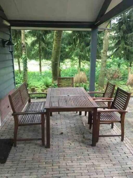 Heerlijk Huis In Een Prachtige Bosrijke Omgeving. Пюттен Экстерьер фото